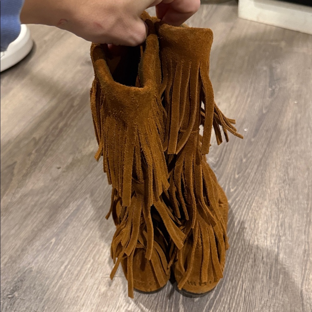 Minnetonka Brown Fringed Moccasin Boots - Picture 3 of 6